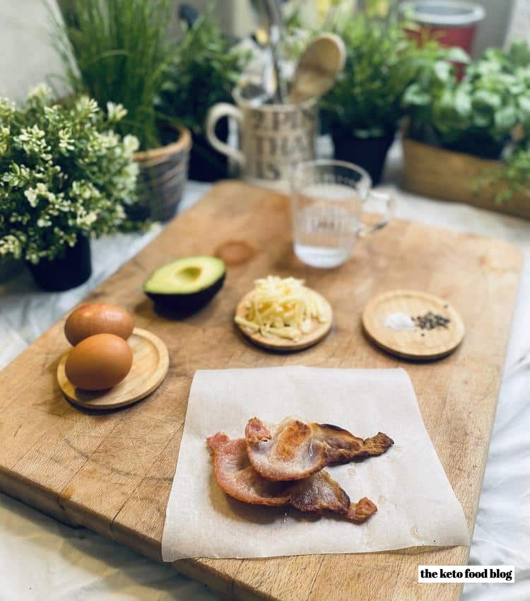 Ingredients for Bunless Sandwich with Bacon
